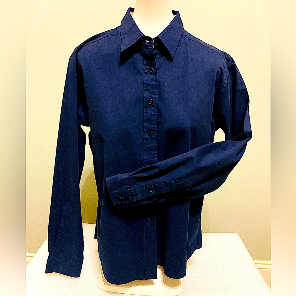 🤩NAVY Shirt Button Down M 🥳 Host pick